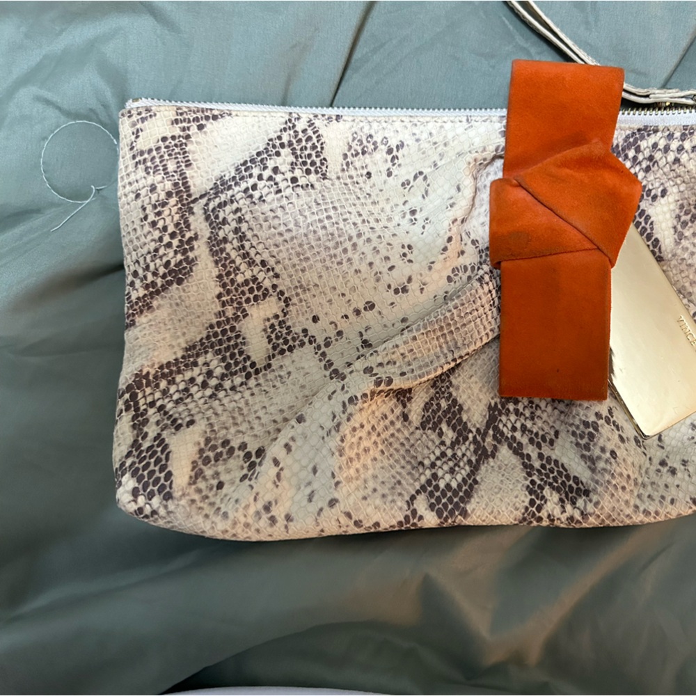 Vince Camuto 👜